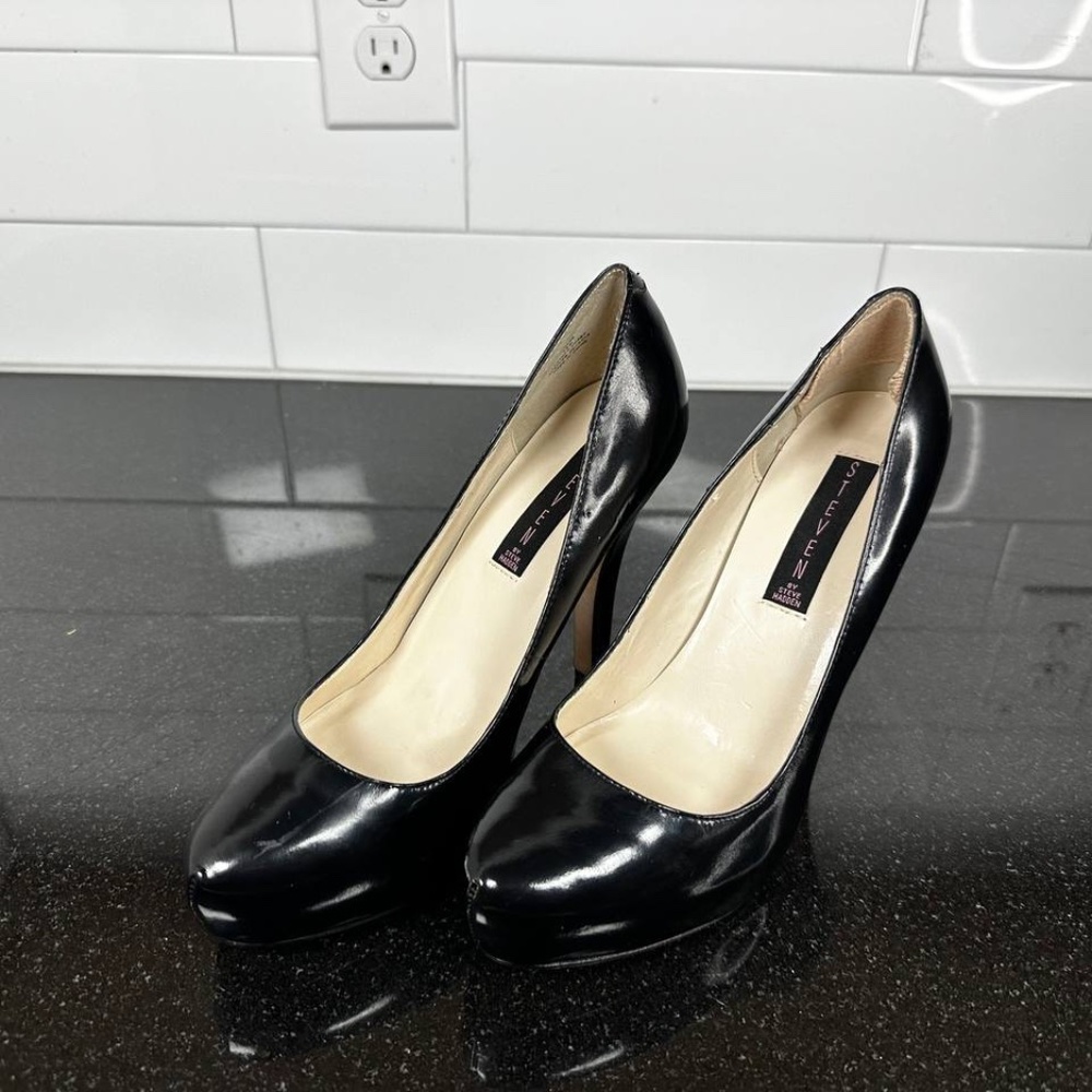Steve by Steve Madden Leather Shiny Leather Heels Size 7.5